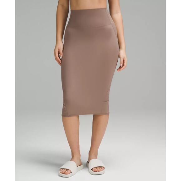 NWT Lululemon Nulu Slim-Fit High-Rise Skirt Size 4 - Picture 1 of 10